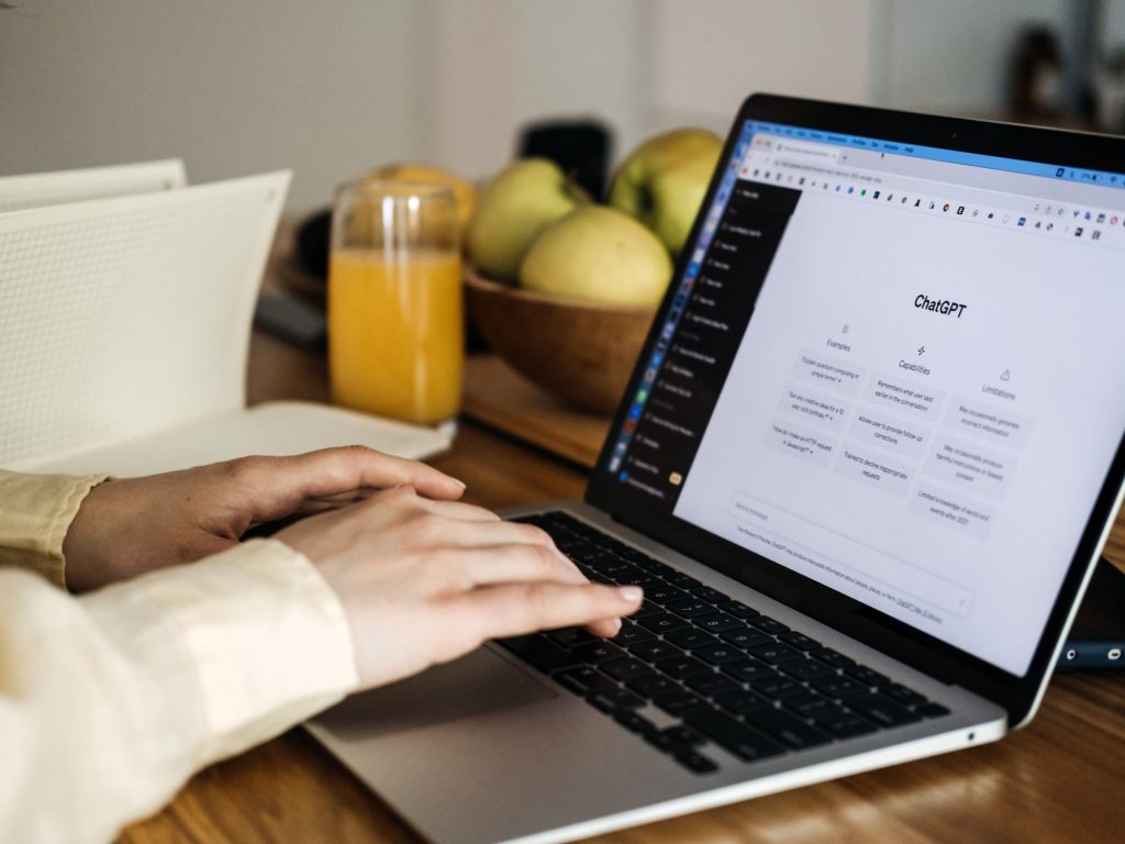 5 ChatGPT Prompts to Help You Create Content That Will Get a Lot of Views